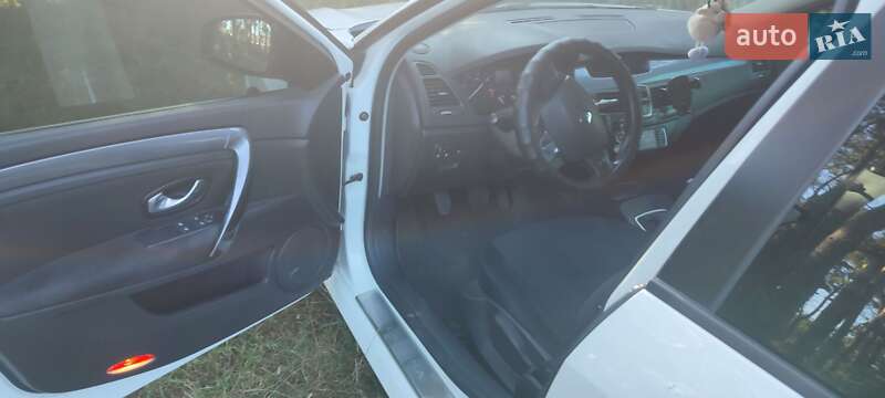 Лифтбек Renault Laguna 2009 в Звягеле