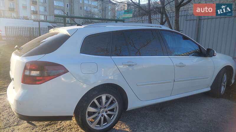 Универсал Renault Laguna 2011 в Надворной