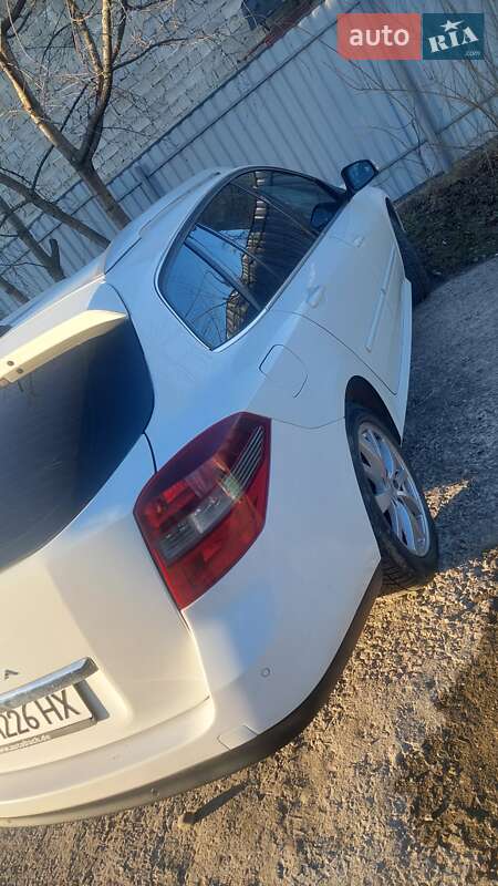 Универсал Renault Laguna 2011 в Надворной