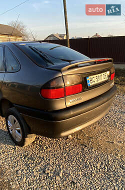 Ліфтбек Renault Laguna 1996 в Самборі