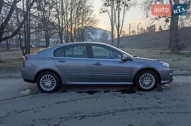 Лифтбек Renault Laguna 2011 в 