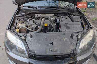 Лифтбек Renault Laguna 2011 в 