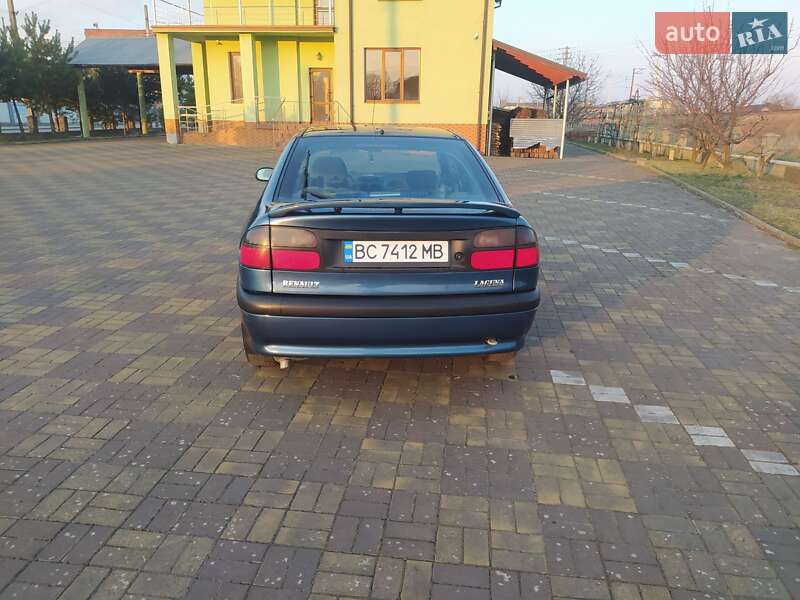 Лифтбек Renault Laguna 1994 в Самборе