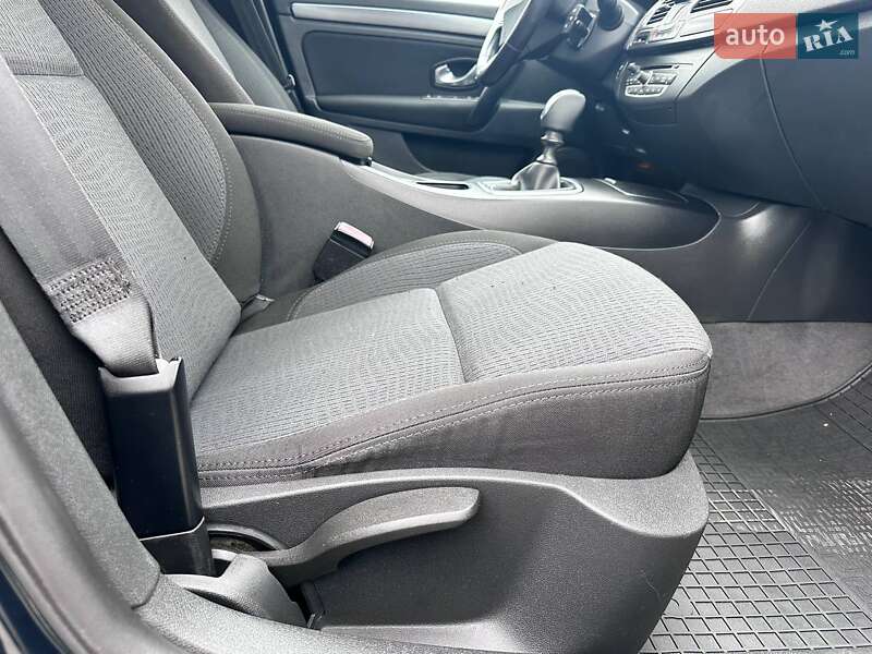 Лифтбек Renault Laguna 2007 в Кропивницком