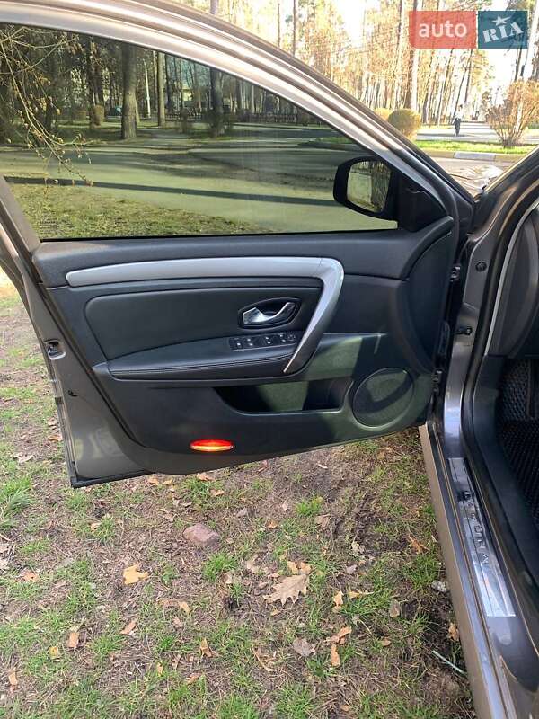 Лифтбек Renault Laguna 2012 в Киеве фото 10 Лифтбек Renault Laguna 2012 в Киеве