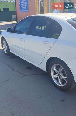 Лифтбек Renault Laguna 2009 в 