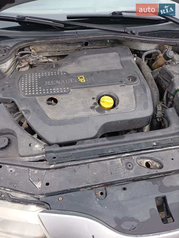 Лифтбек Renault Laguna 2002 в Каменец-Подольском