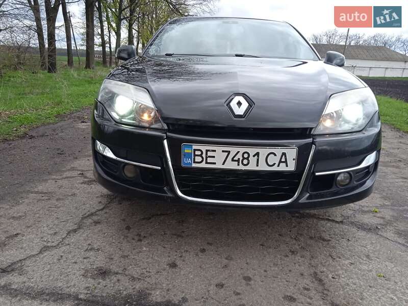 Лифтбек Renault Laguna 2013 в 