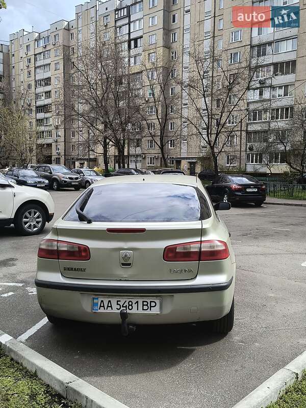 Лифтбек Renault Laguna 2001 в Киеве