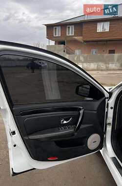 Ліфтбек Renault Laguna 2015 в 
