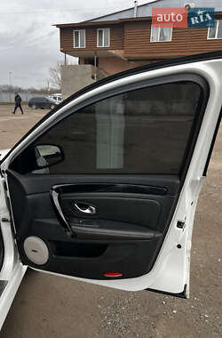 Ліфтбек Renault Laguna 2015 в 