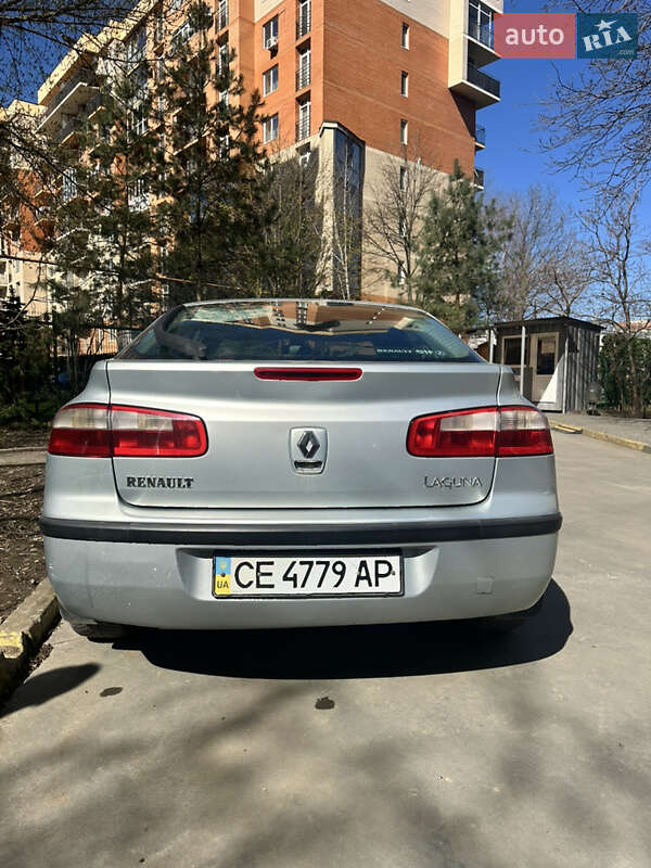 Ліфтбек Renault Laguna 2002 в Чернівцях