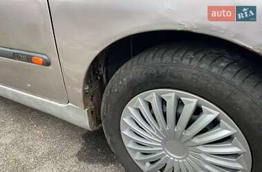 Лифтбек Renault Laguna 1995 в 