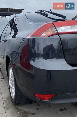 Лифтбек Renault Laguna 2011 в 