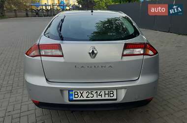 Лифтбек Renault Laguna 2011 в 