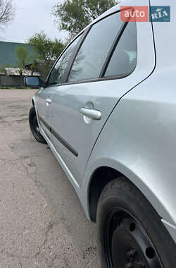Лифтбек Renault Laguna 2003 в 