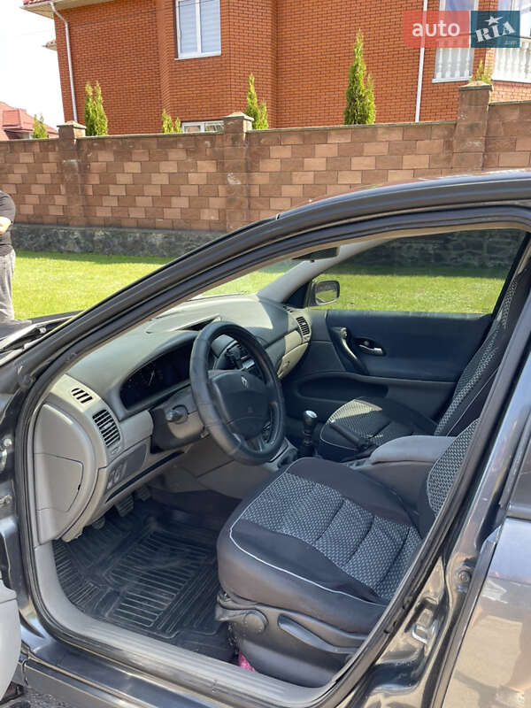 Ліфтбек Renault Laguna 2001 в Рівному фото 3 Ліфтбек Renault Laguna 2001 в Рівному