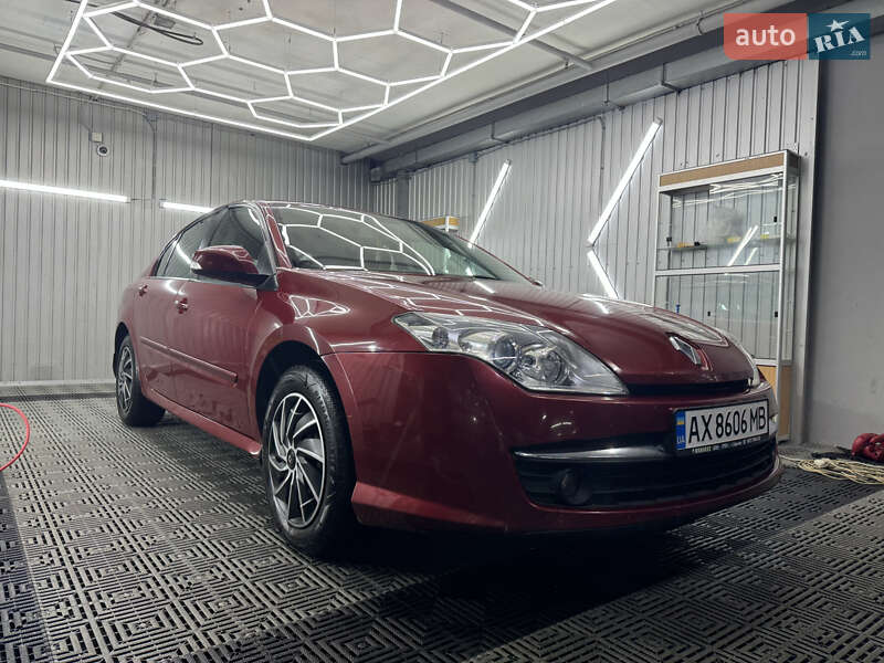 Ліфтбек Renault Laguna 2008 в 