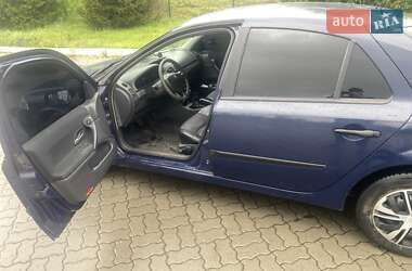 Лифтбек Renault Laguna 2003 в 