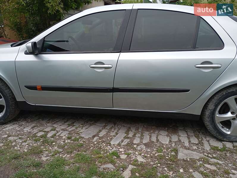 Лифтбек Renault Laguna 2002 в Каменец-Подольском