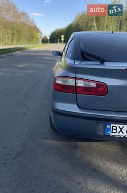 Лифтбек Renault Laguna 2003 в 