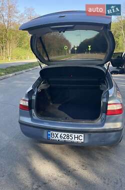 Лифтбек Renault Laguna 2003 в 
