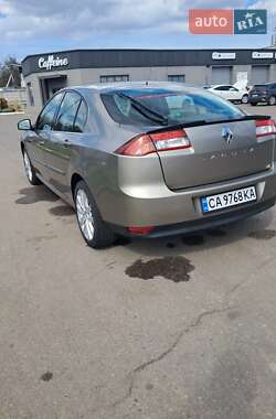Лифтбек Renault Laguna 2011 в 