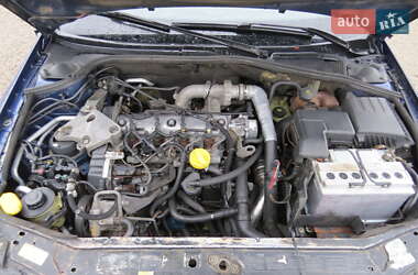 Лифтбек Renault Laguna 2002 в 