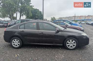Лифтбек Renault Laguna 2010 в 