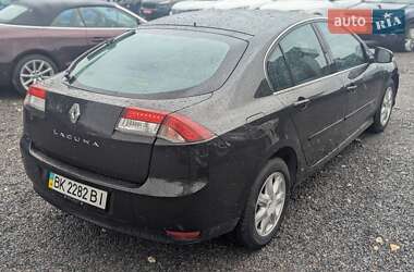Лифтбек Renault Laguna 2010 в 