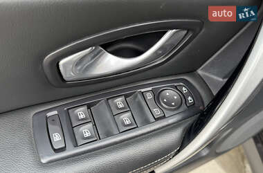 Ліфтбек Renault Laguna 2011 в 