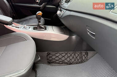 Ліфтбек Renault Laguna 2011 в 