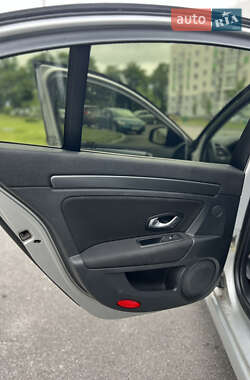 Ліфтбек Renault Laguna 2008 в 