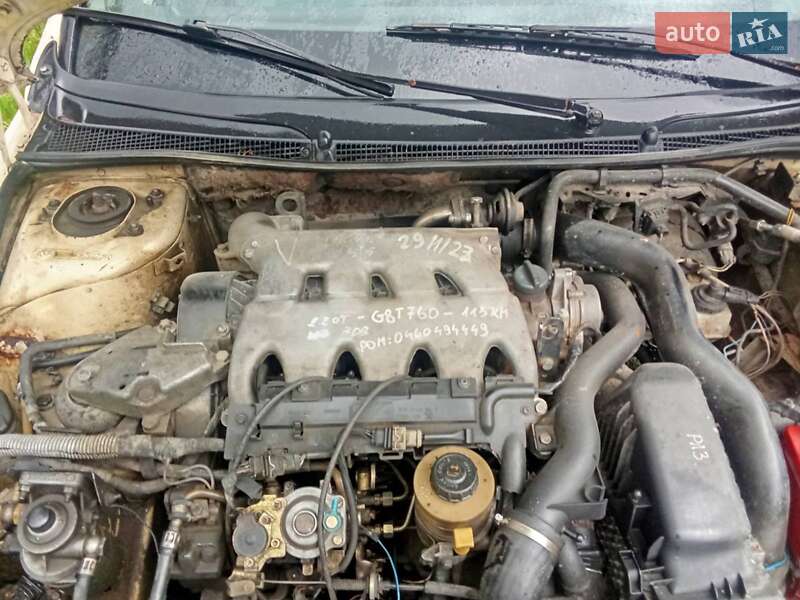 Універсал Renault Laguna 1995 в Золочеві