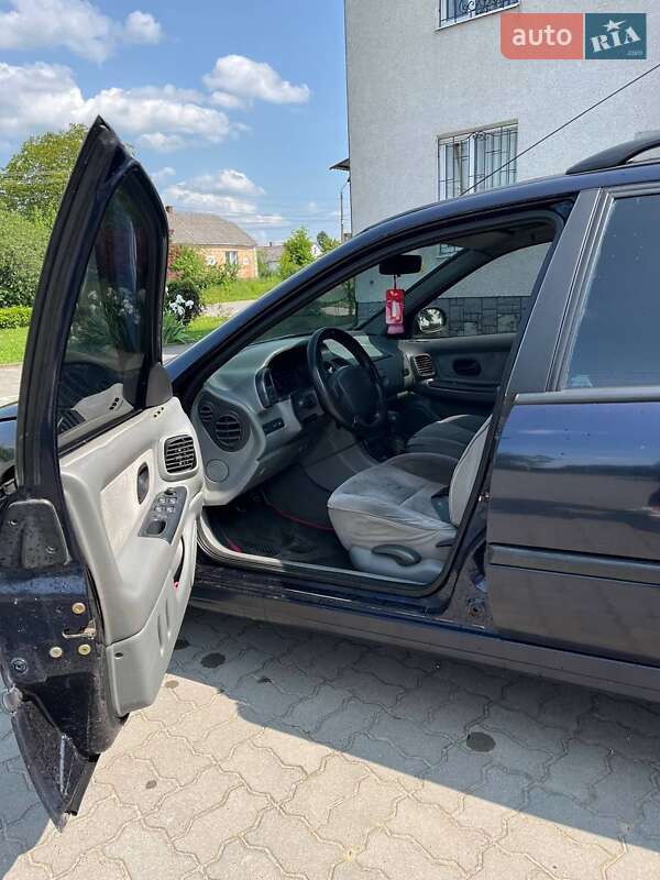 Универсал Renault Laguna 1999 в Иваничах