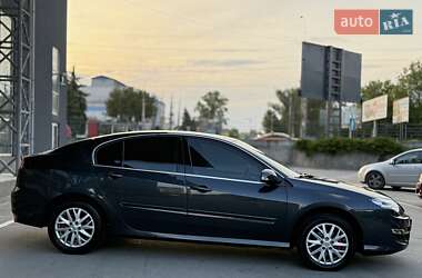 Лифтбек Renault Laguna 2015 в 
