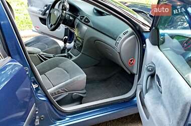 Лифтбек Renault Laguna 2001 в 