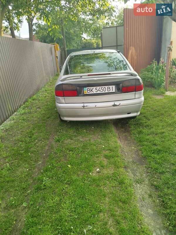 Лифтбек Renault Laguna 1995 в Костополе