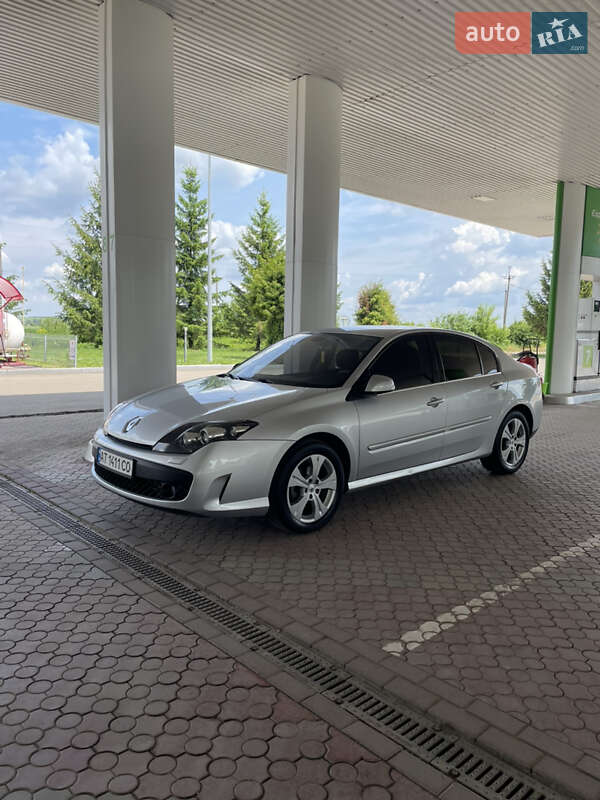 Лифтбек Renault Laguna 2010 в 