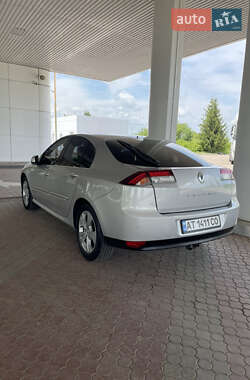 Лифтбек Renault Laguna 2010 в 