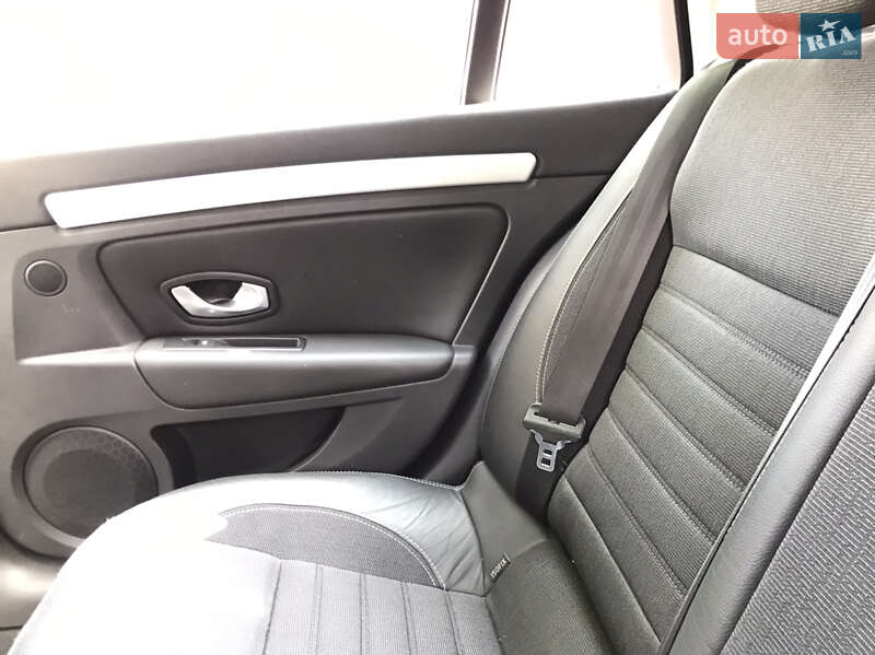Универсал Renault Laguna 2008 в Ровно