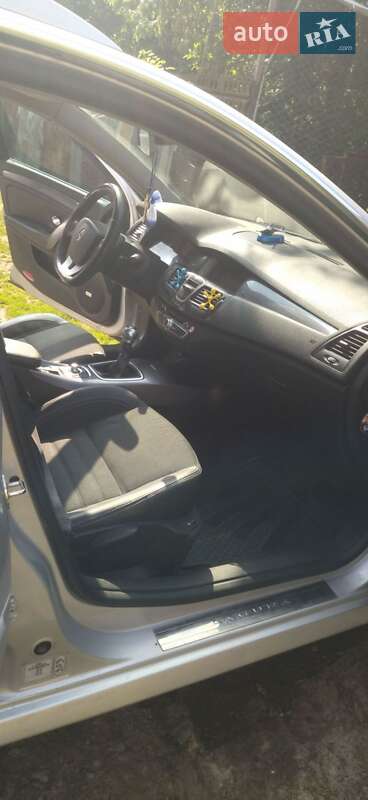 Универсал Renault Laguna 2010 в Бродах