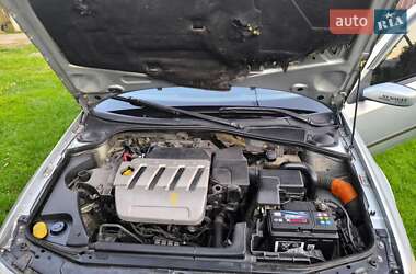 Лифтбек Renault Laguna 2001 в 