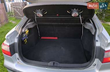 Лифтбек Renault Laguna 2001 в 