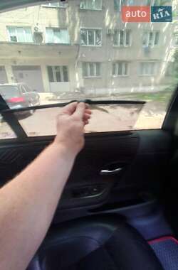 Лифтбек Renault Laguna 2001 в 