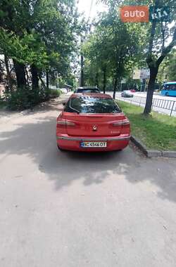Лифтбек Renault Laguna 2001 в 