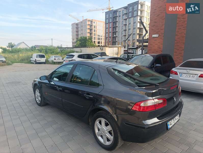 Ліфтбек Renault Laguna 2002 в Ужгороді
