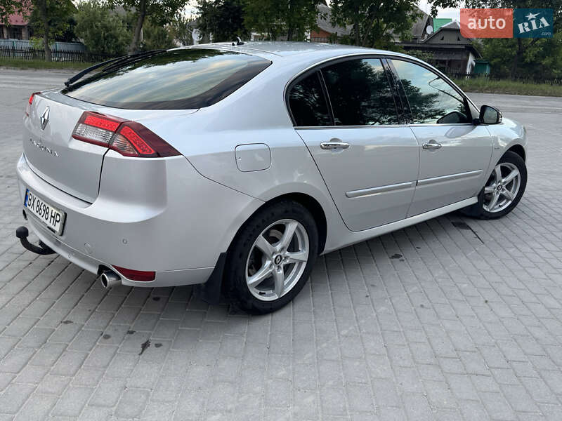 Лифтбек Renault Laguna 2011 в Чемеровцах