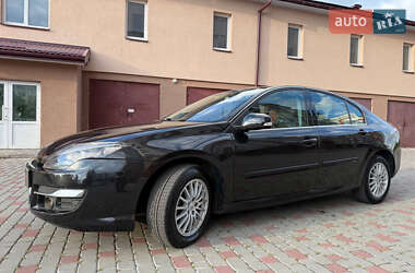 Лифтбек Renault Laguna 2011 в 