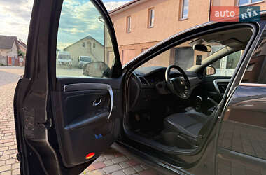 Лифтбек Renault Laguna 2011 в 